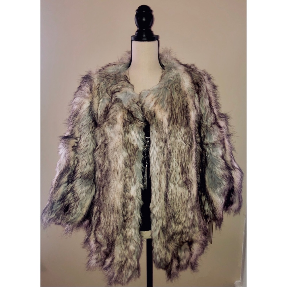 ⭐️ Make Offer ⭐️ Du Monde Faux Fur Coat